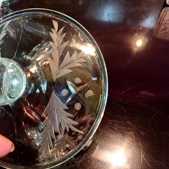 Vintage Art Deco Etched candle holder set of 2. - Picture 5 of 5